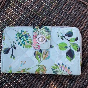 Vera Bradley RFID Turnlock Wallet Seawater Blooms